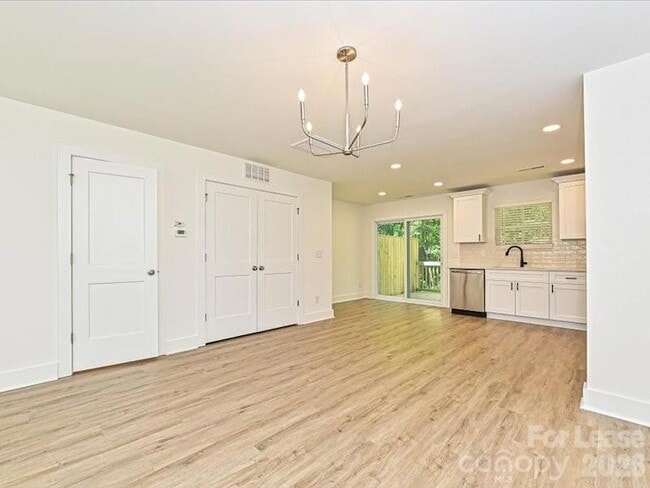 Photo - 580 Pleasant Ave
