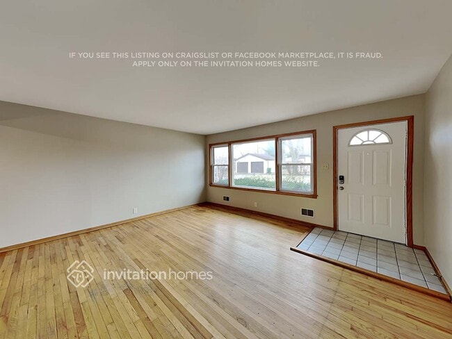 Photo - 8741 Sproat Ave