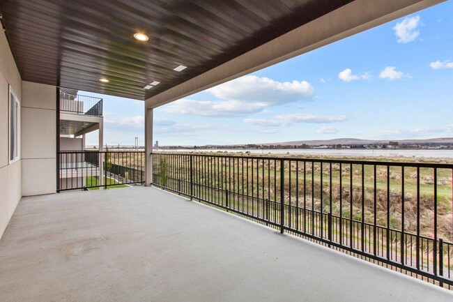 HUGE River View Balcony