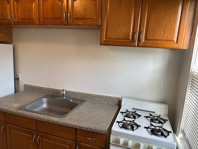 Photo - 3117 W 2nd St