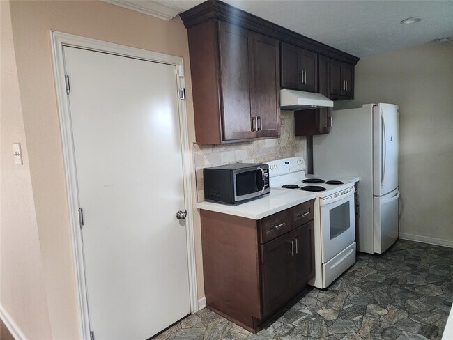 Photo - 10922 Sela Ln