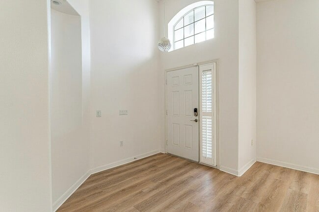 Photo - 1613 Crown Hill Blvd