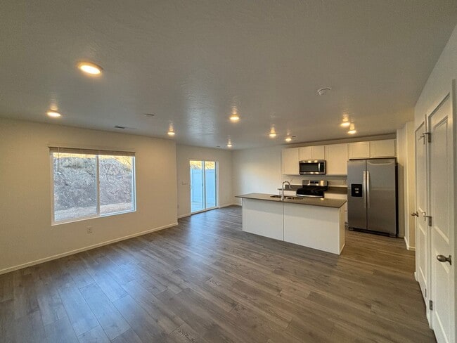 Photo - DR. HORTON Townhome in Long Valley!!