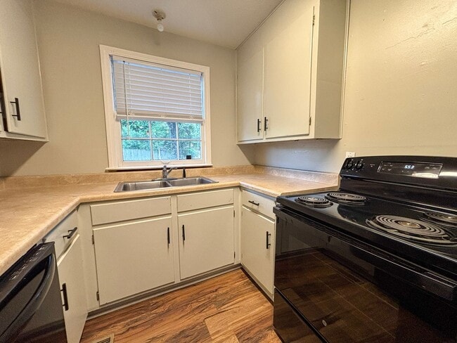 Photo - 2426 4th Ave E