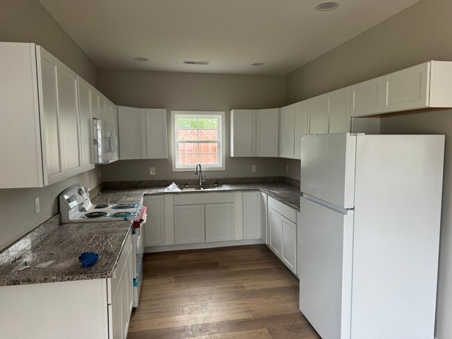 Photo - 619 Mayes Ln