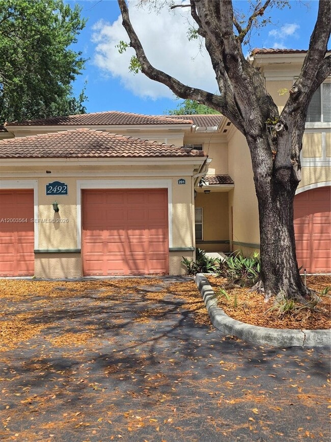 Building Photo - 2492 Centergate Dr Unit 201