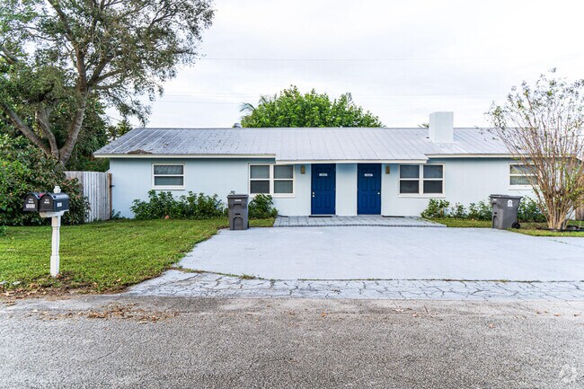 Building Photo - 1867 Windsor Dr Rental