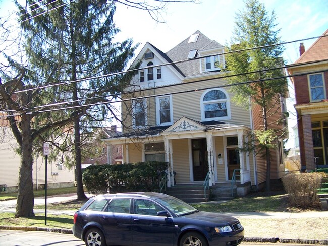 Building Photo - 209 Western Ave Rental