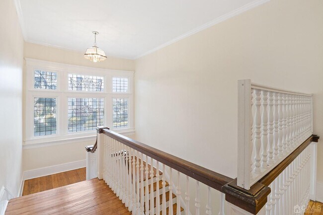 Photo - 6 E Union Ave