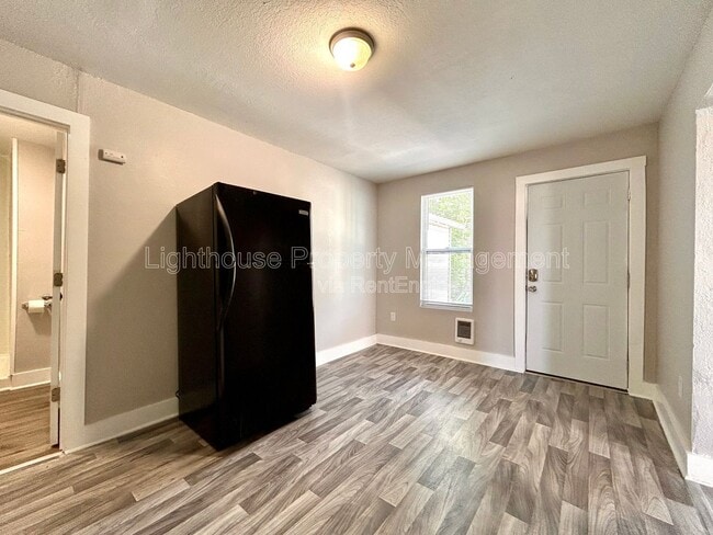 Photo - 2825 Sanford St Unidad 6