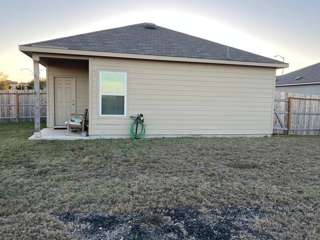 1041 Fisher Way