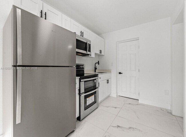 Photo - 921 NW 22nd Ct Unit 2