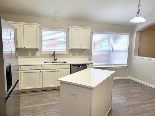 Photo - 800 Sequoia Dr