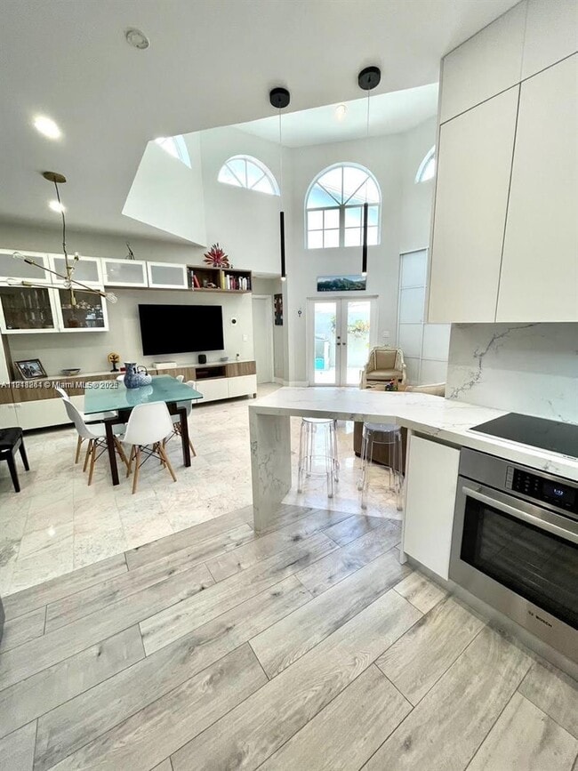 Photo - 3070 Allamanda St