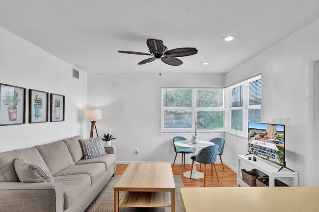 Building Photo - 851 N Surf Rd