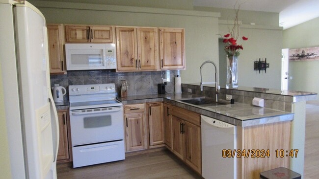 Photo - 3 Bedroom 2 bathroom 2 car garage