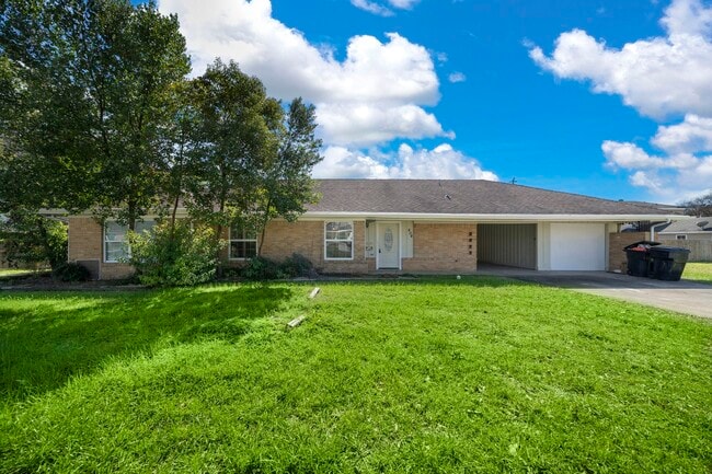 Photo - 404 Milwaukee St