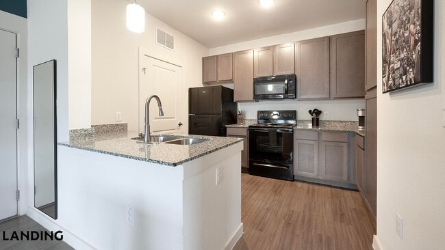 Photo - 2115 Windsor Blvd Unidad 6106