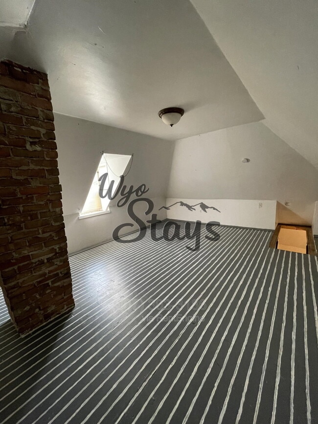 Photo - 625 Lewis St Unit B
