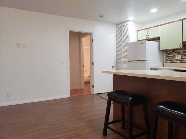 Photo - 1261 Victor Ave Unit 10
