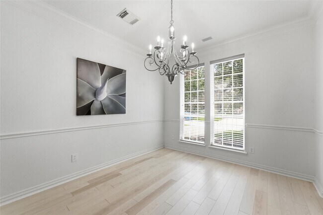 Photo - 58 N Scribewood Cir