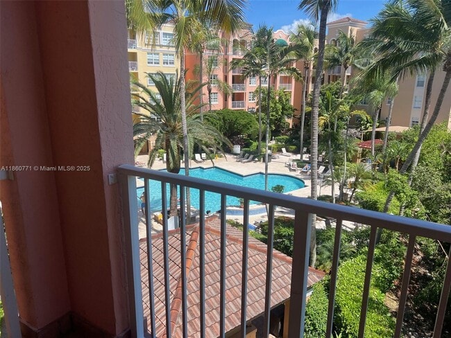 Photo - 19701 E Country Club Dr Unidad 5408