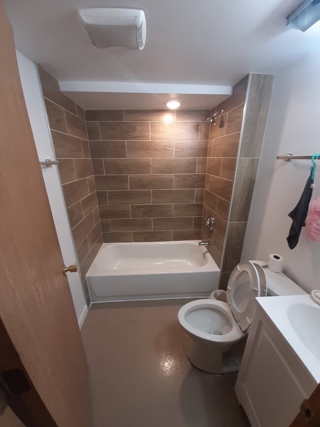 Photo - 4112 W Cermak Rd