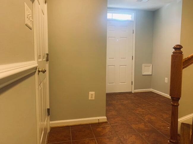 Vestíbulo 2 - 6520 Landing Way