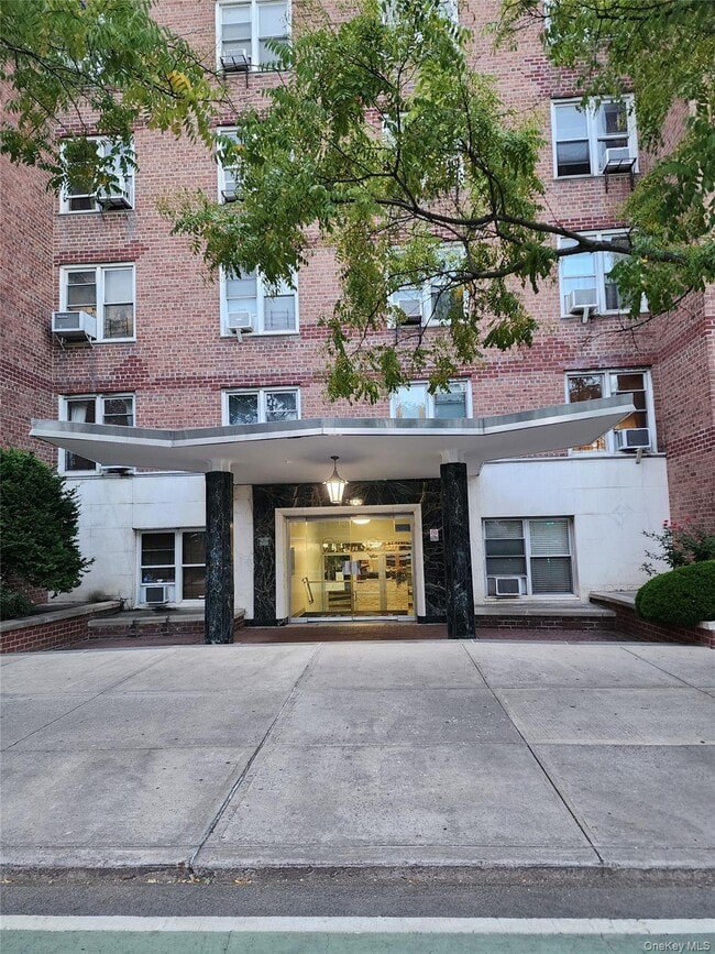 Building Photo - 102-21-102-63 63rd Rd Rental