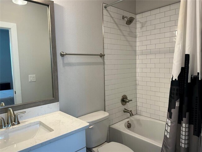 Photo - 2328 Lindstrom St