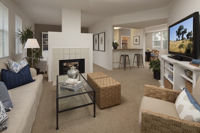 Sierra Vista Apartment Homes For Rent in Tustin, CA