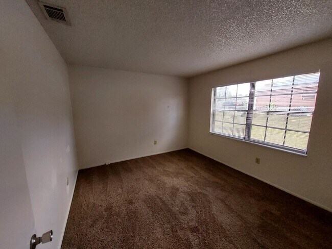 Photo - 1 Hickory Track