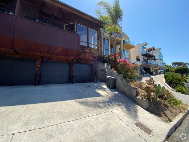 Building Photo - Manchester Duplex Unit 2559 Rental