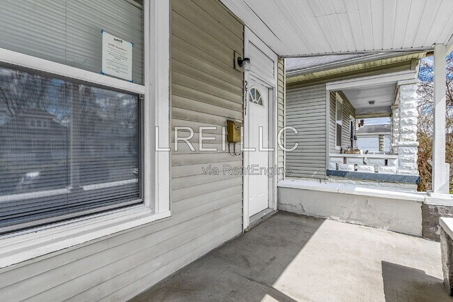 2717 Hale Ave