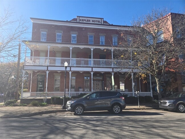 Building Photo - 900 Market St Unit 212