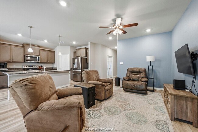 2042 Rock Rdg Ave