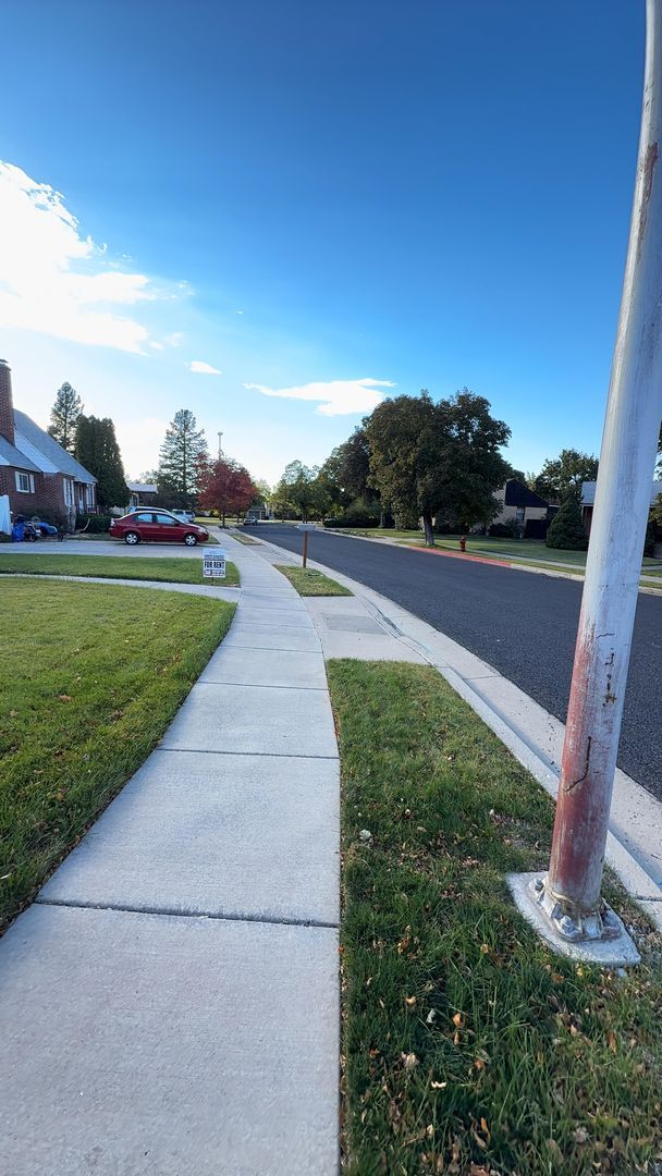 Photo - 1374 Maple Dr