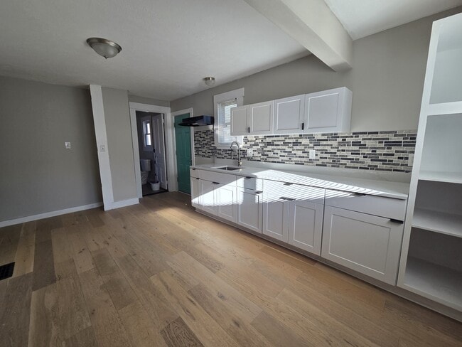 Photo - 423 Clover St