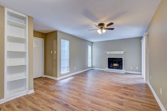 Building Photo - 18519 Egret Bay Blvd Unit True