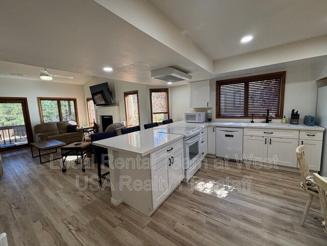 Photo - 2340 N Plateau Dr