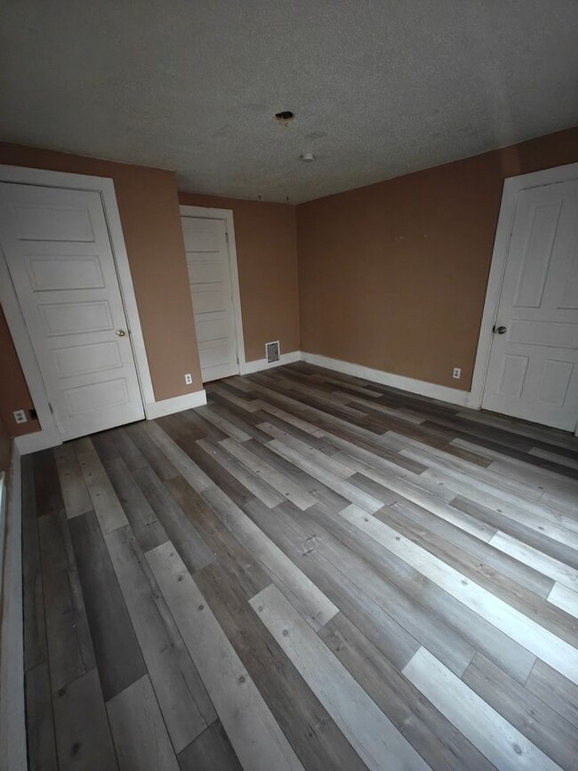 Photo - 218 E Rose St