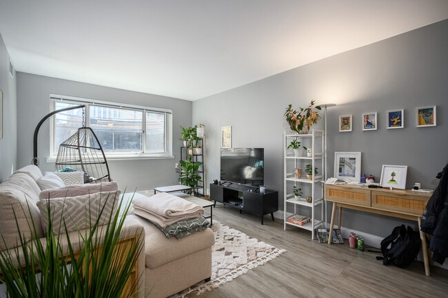 Photo - 515 W Wrightwood Ave Unit 214