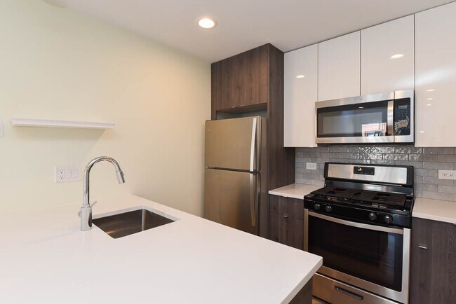 853 W Grace St Unit 102J