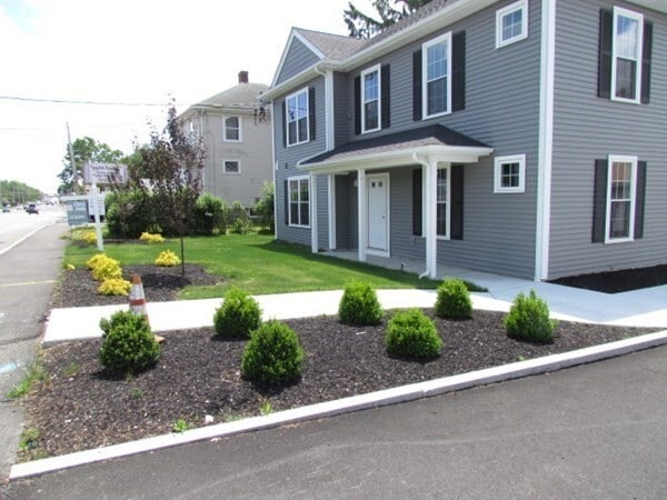 Building Photo - 1093 Main St Unit 3 Rental