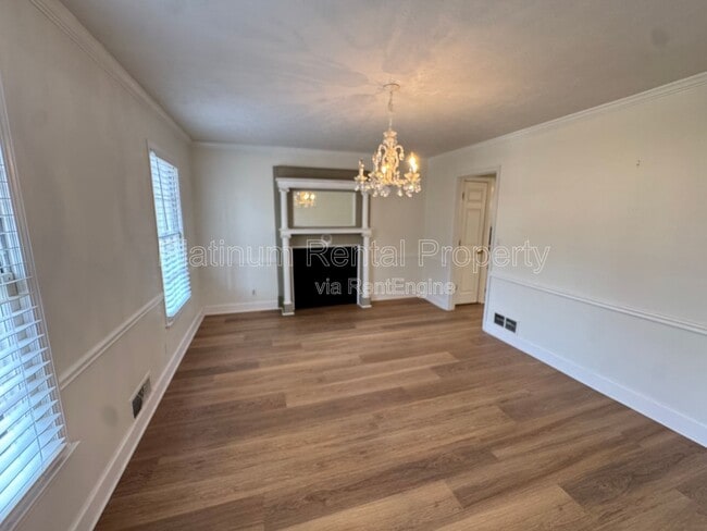 Photo - 4007 Shady Cir NW