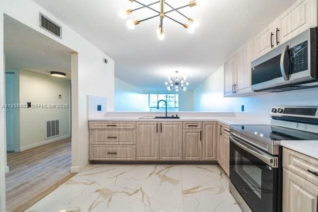 Building Photo - 8020 Hampton Blvd Unit 404