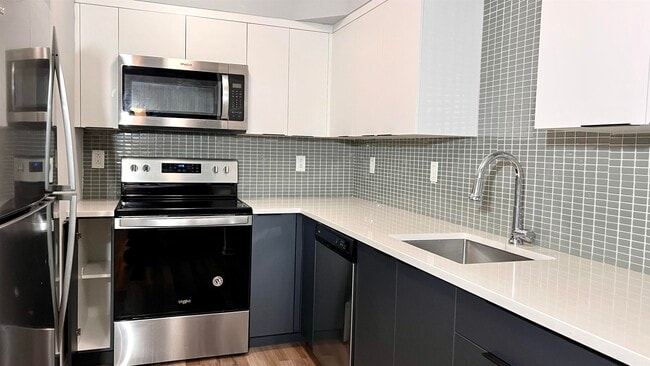 Building Photo - 160 Lafayette St Unit 44402