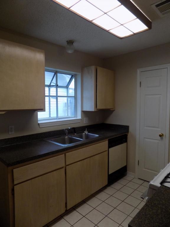 Photo - 3016 Blue Pine Ln