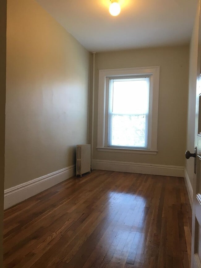 Photo - Great 1bed / 1bath in Fenway/Kenmore available 9/1/2026 no broker fee heat and hot water included