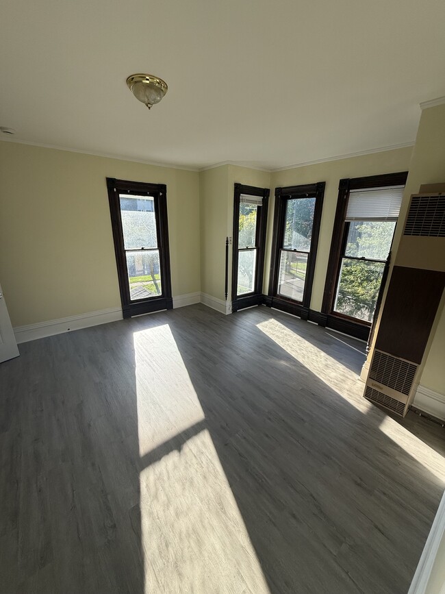 52 N West St Unit 3